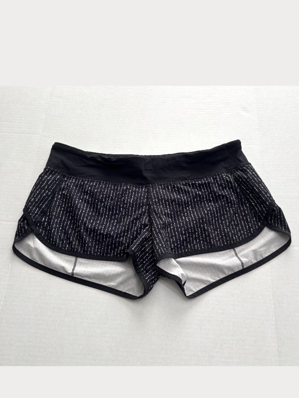 Lululemon Speed Short Pinstripe Black White / Black Size 10
